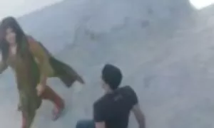 C'è una buona quantità di giovani video amatoriali italiani mature di pollo dallo sport